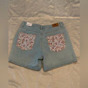 Floral Pocket Light Blue Denim Shorts